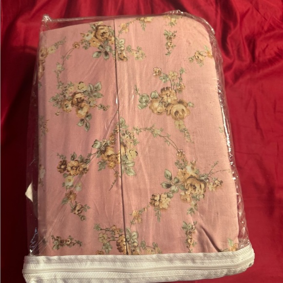 Pink 400 Thread Count King Size Sheet Set (NEW) - Picture 8 of 9